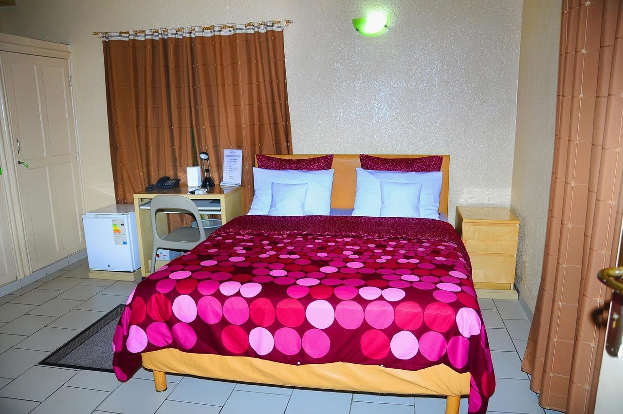 Hotel Saint Thomas Lome Ngoại thất bức ảnh
