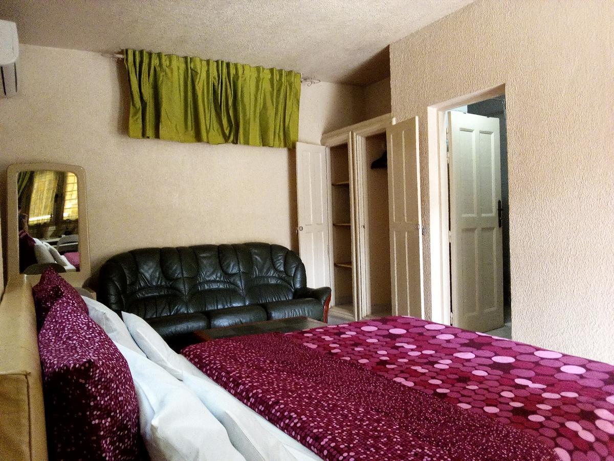 Hotel Saint Thomas Lome Ngoại thất bức ảnh