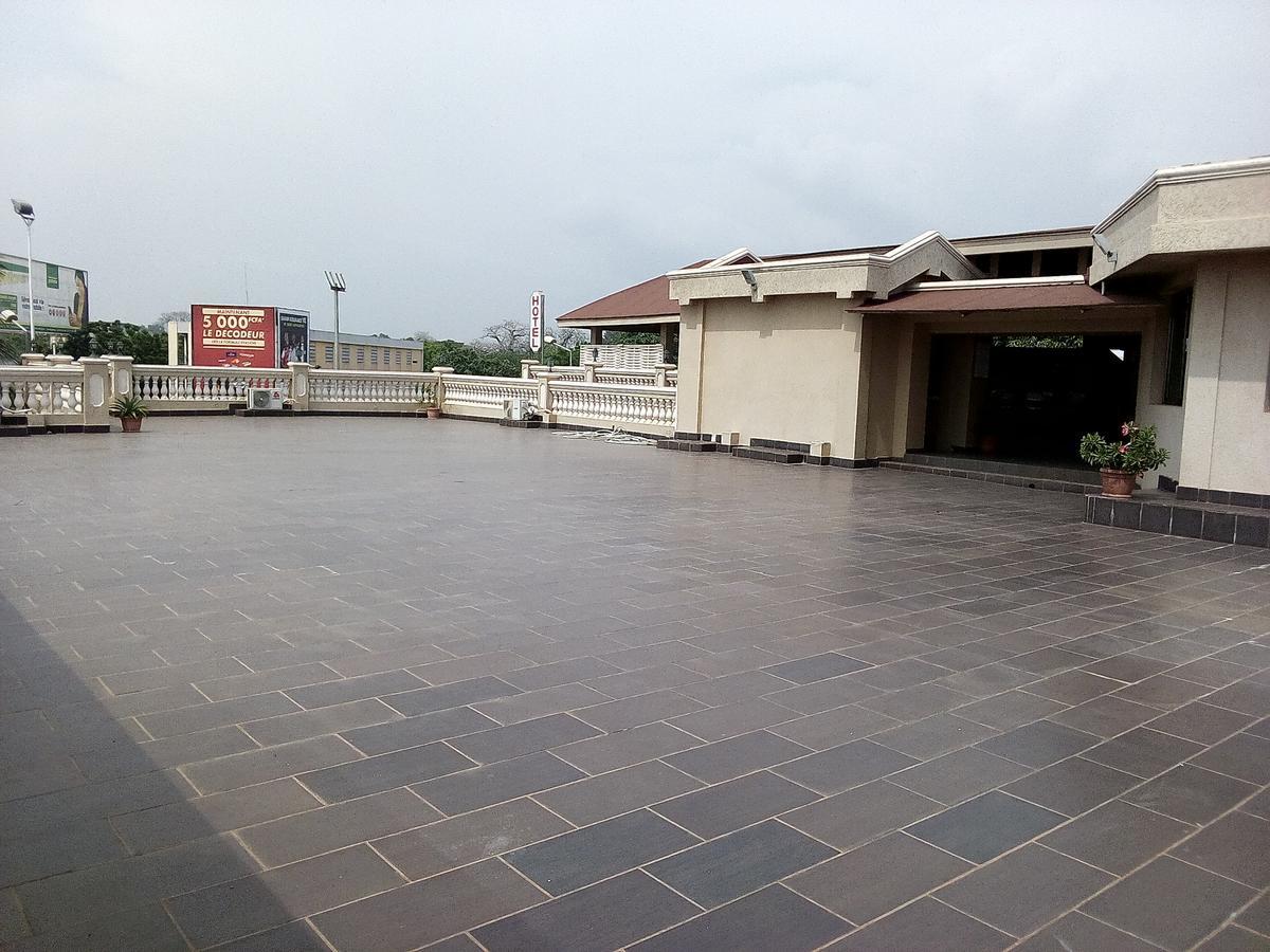 Hotel Saint Thomas Lome Ngoại thất bức ảnh