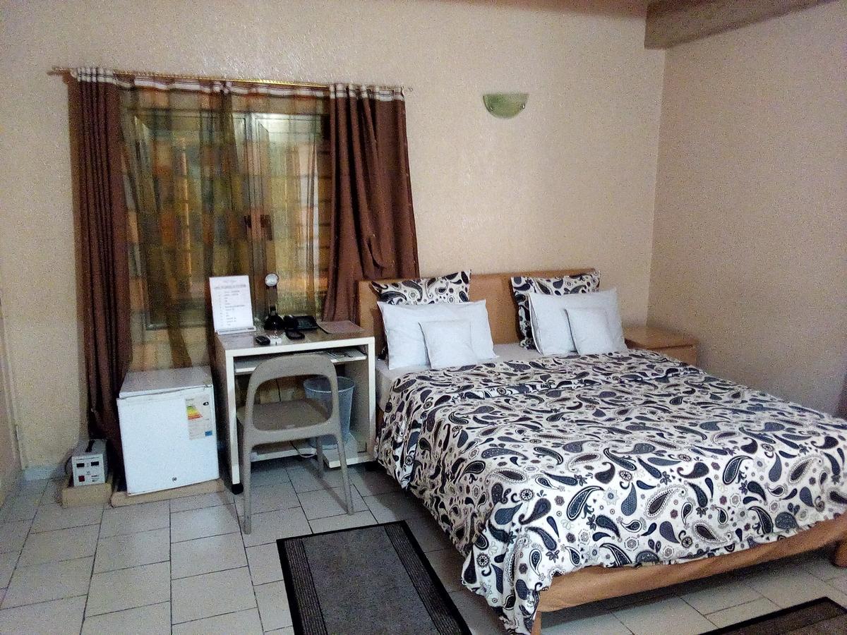 Hotel Saint Thomas Lome Ngoại thất bức ảnh