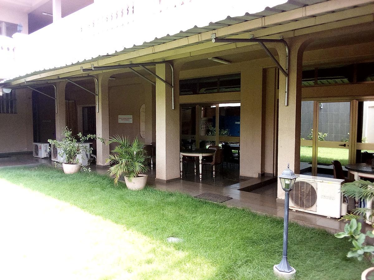 Hotel Saint Thomas Lome Ngoại thất bức ảnh