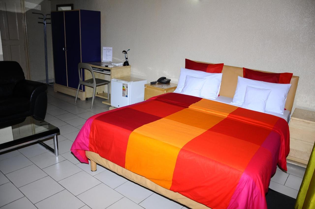Hotel Saint Thomas Lome Ngoại thất bức ảnh